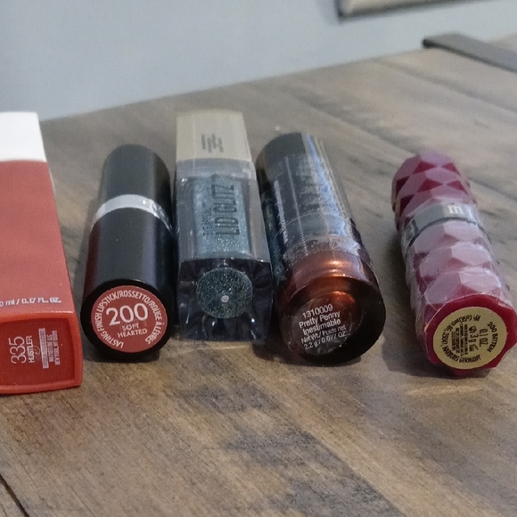 Maybelline and Others Lipstick Set - Red, Gold, Black 4 lipsticks 1 eye - Picture 3 of 3